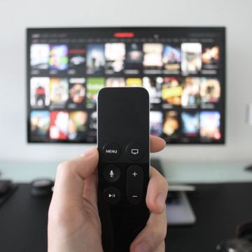 negative-space-apple-tv-remote-control-julian-o-hayon