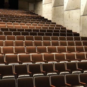 Universitat, un titol, un lloc de treball