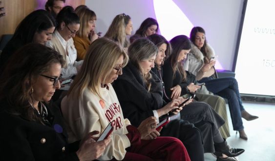 Emprendedoras en un acto de Sheblooms