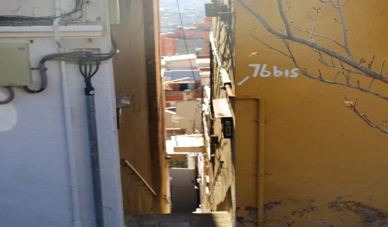 Escaleras en el Carmel de Barcelona por Anna Badia