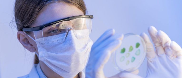 Investigadora de la UB Investigadora de la UB