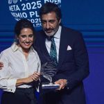 Juan de Val, ganador del Premio Planeta, y Ángela Banzas, finalista