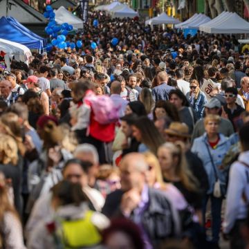 Carrers de Barcelona a Sant Jordi, per Jordi Borràs (ACN