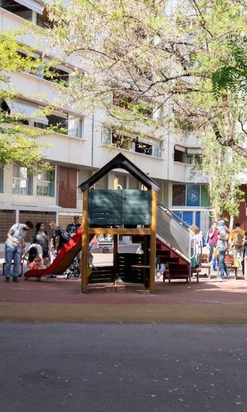Parque infantil de Barcelona por Àlex Losada