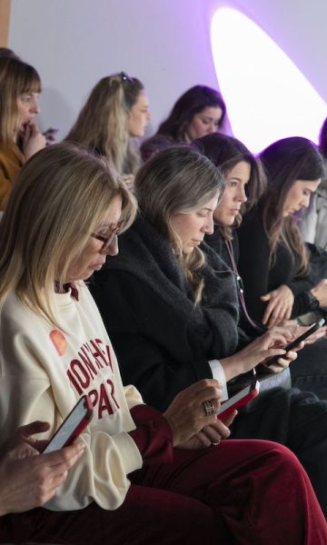 Emprendedoras en un acto de Sheblooms