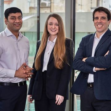 Sriram Balusu, Almudena Méndez i Jordi Xiol, d'Ysios