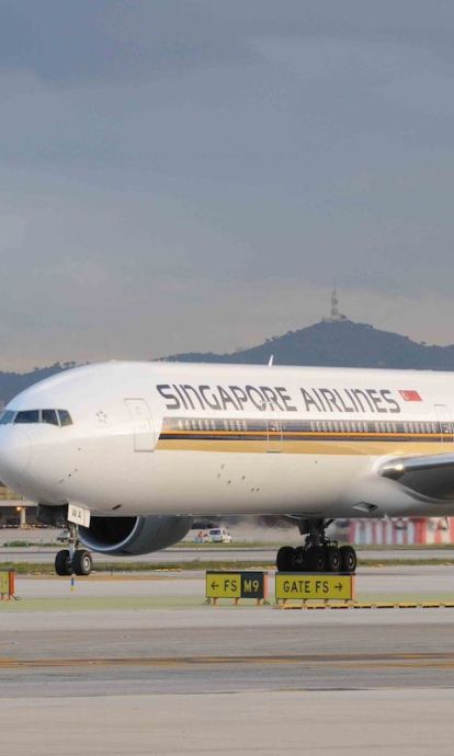 Avión de Singapore Airlines en el Prat