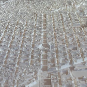 El projecte Pla de Barcelona 2026–2035, imprès íntegrament en 3D, s’ha instal·lat a l’antiga seu de Gustavo Gili