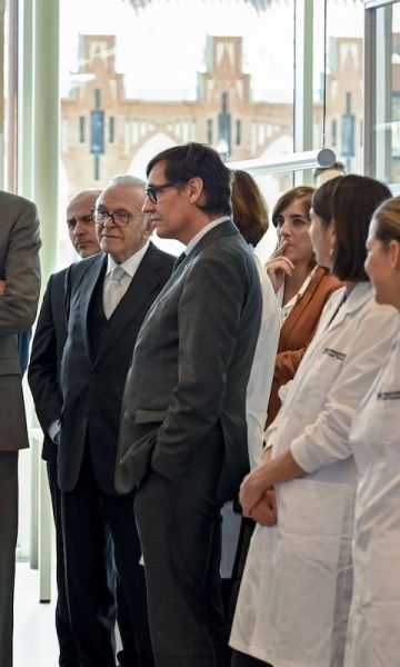El Rey, Isidre Fainé y Salvador Illa en el CaixaResearch Institute por David Campos