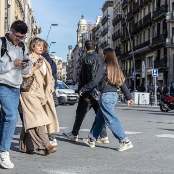 Turistas en Barcelona por Àngel Bravo