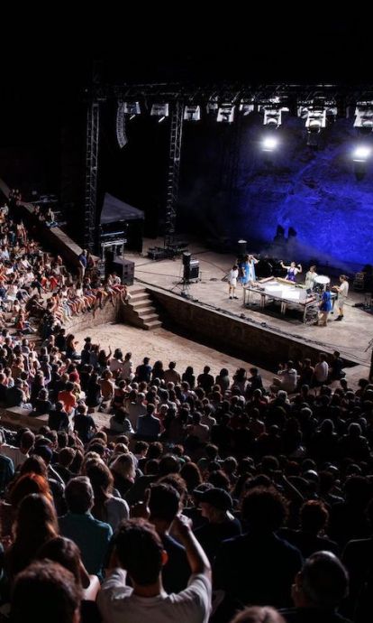 Públic assistent al Teatre Grec. © Christian Bertrand