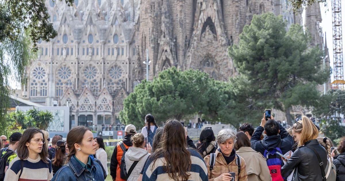 Turistes a la Sagrada Família per Àngel Bravo