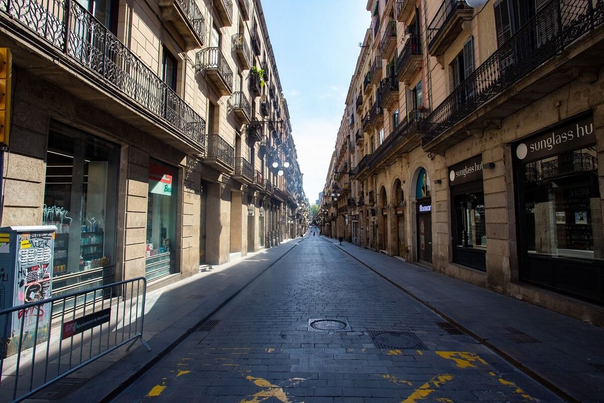 El carrer Ferran buit, mentre que abans l'omplien els turistes. - Marc Lozano