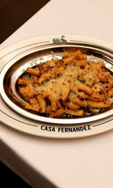 Los macarrones a la cardenal son uno de los clásicos del local
