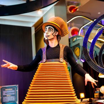 El Cirque du Soleil a Casa Cupra Raval