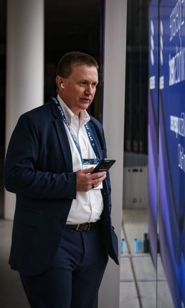 Assistent al Mobile World Congress. © Aina Martí / ACN