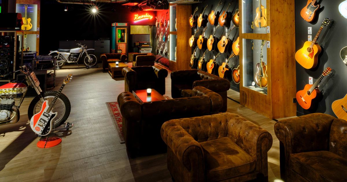 Guitarres i motos a Aclam Guitarres i motos a Aclam