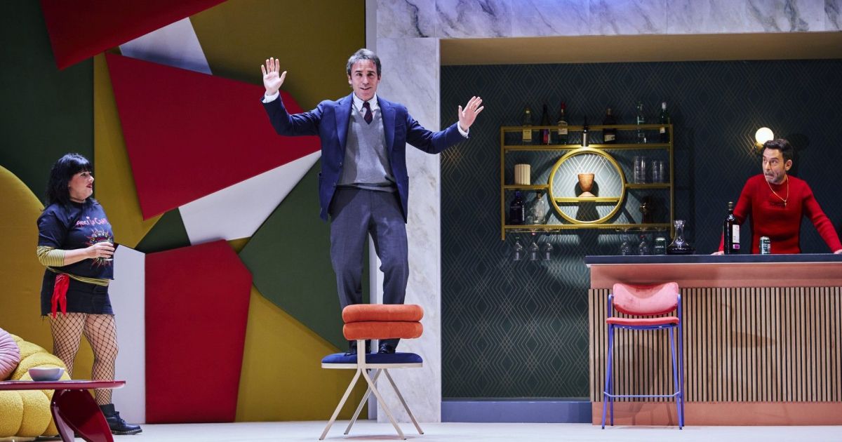Escena de l'obra "La promesa", amb un Eduardo Lloveras hilarant 