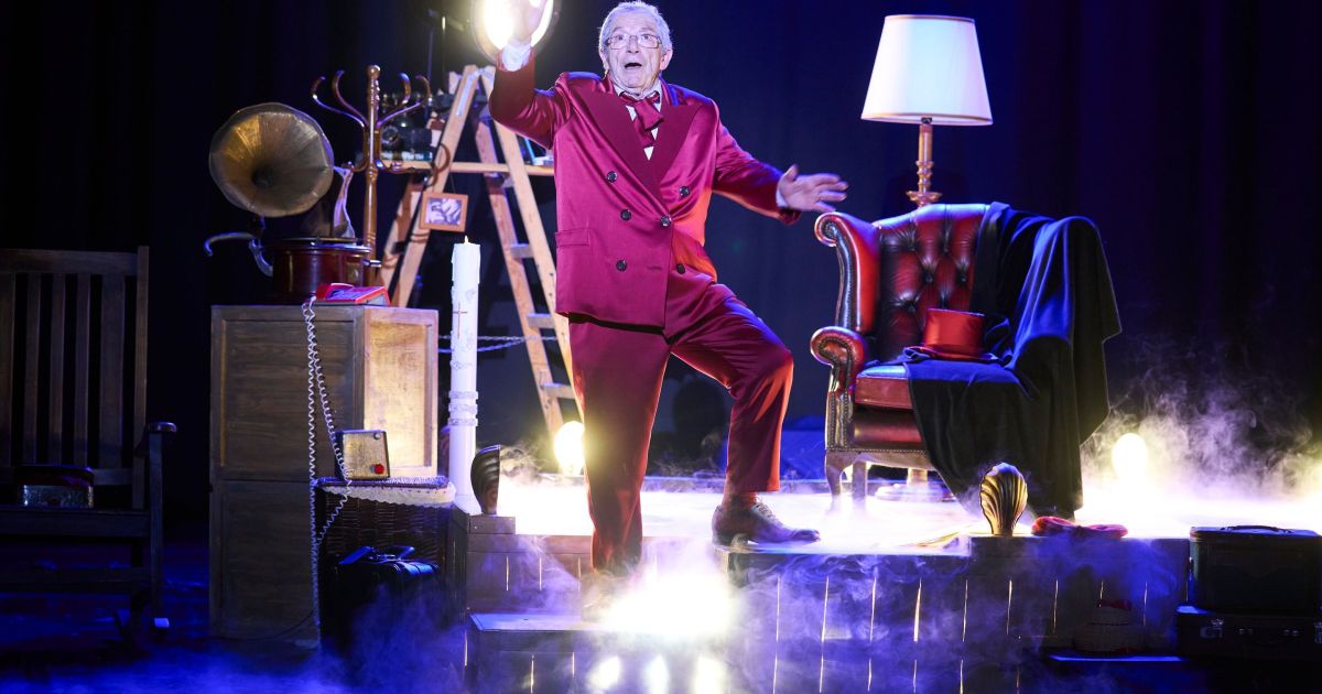Joan Pera torna als escenaris amb "L'auca del Sr. Pera" Joan Pera torna als escenaris amb "L'auca del Sr. Pera"