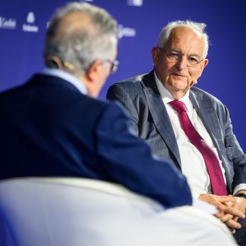 Martin Wolf durant la Reunió del Cercle d'Economia. Martin Wolf durant la Reunió del Cercle d'Economia.