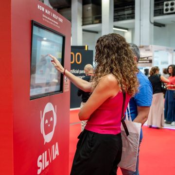 En l'edició de 2026, el SIL ha reunit més de 15.000 visitants procedents de 87 països i 250 ponents.