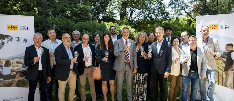 El conseller d’Empresa i Treball, Miquel Sàmper, ha clausurat aquest dilluns a Barcelona l’acte de presentació de la Xarxa de Rutes del Vi de Catalunya El conseller d’Empresa i Treball, Miquel Sàmper, ha clausurat aquest dilluns a Barcelona l’acte de presentació de la Xarxa de Rutes del Vi de Catalunya