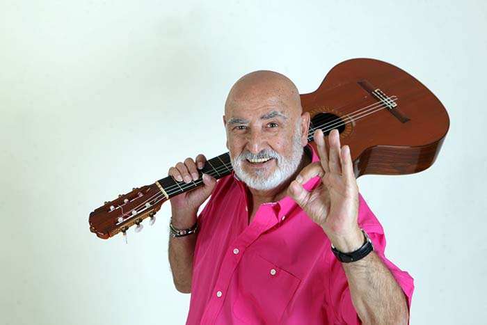Peret, un dels cantants flamencs catalans i un dels màxims exponents de rumba catalana Peret, un dels cantants flamencs catalans i un dels màxims exponents de rumba catalana