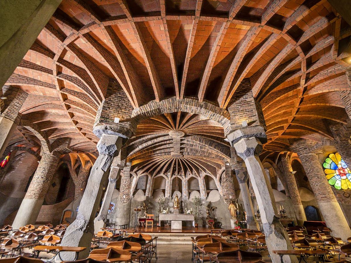 La Cripta Gaudí constitueix una síntesi extraordinària de l’univers gaudinià. © Diputació de Barcelona La Cripta Gaudí constitueix una síntesi extraordinària de l’univers gaudinià. © Diputació de Barcelona