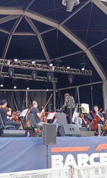 Assaig del concert a la plaça Catalunya