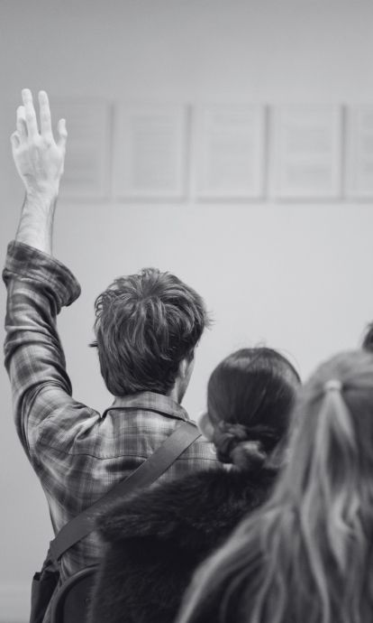 Els líders que projecten més autoritat real no són els que sempre tenen una resposta preparada. ©  Kat Von Wood / Unsplash