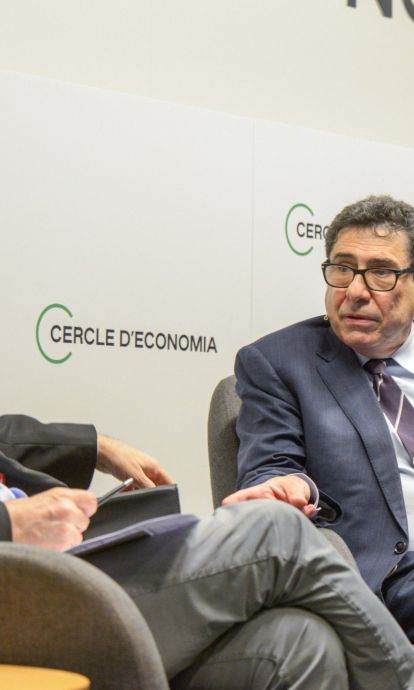 Philippe Aghion conversa amb Xavier Vives, president del Consell Consultiu del Institut de Política Econòmica (IPI), després de la seva conferència © Cercle d'Economia Philippe Aghion conversa amb Xavier Vives, president del Consell Consultiu del Institut de Política Econòmica (IPI), després de la seva conferència © Cercle d'Economia
