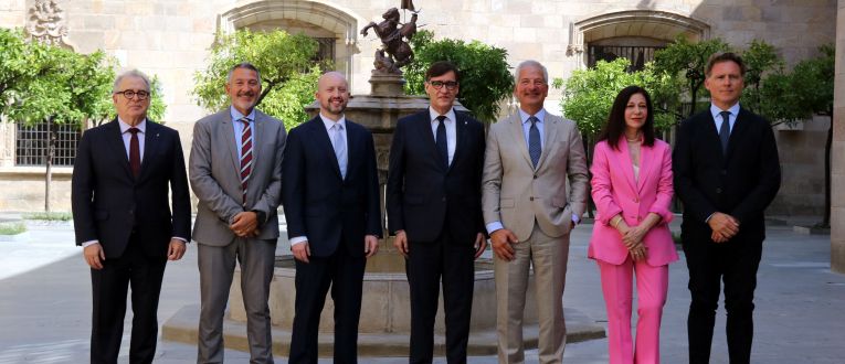 Anunci de la inversió d'OQC al Palau de la Generalitat. © Andrea Salazar / ACN Anunci de la inversió d'OQC al Palau de la Generalitat. © Andrea Salazar / ACN