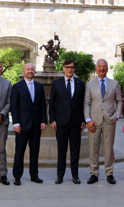Anunci de la inversió d'OQC al Palau de la Generalitat. © Andrea Salazar / ACN Anunci de la inversió d'OQC al Palau de la Generalitat. © Andrea Salazar / ACN