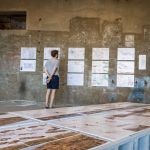 L'exposició del Congrés Mundial d'Arquitectura a les Tres Xemeneies.