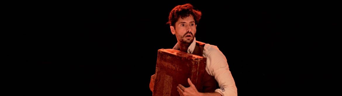 "Una noche sin Luna" torna al Tívoli amb Juan Diego Botto, una de les estrenes teatrals "Una noche sin Luna" torna al Tívoli amb Juan Diego Botto, una de les estrenes teatrals