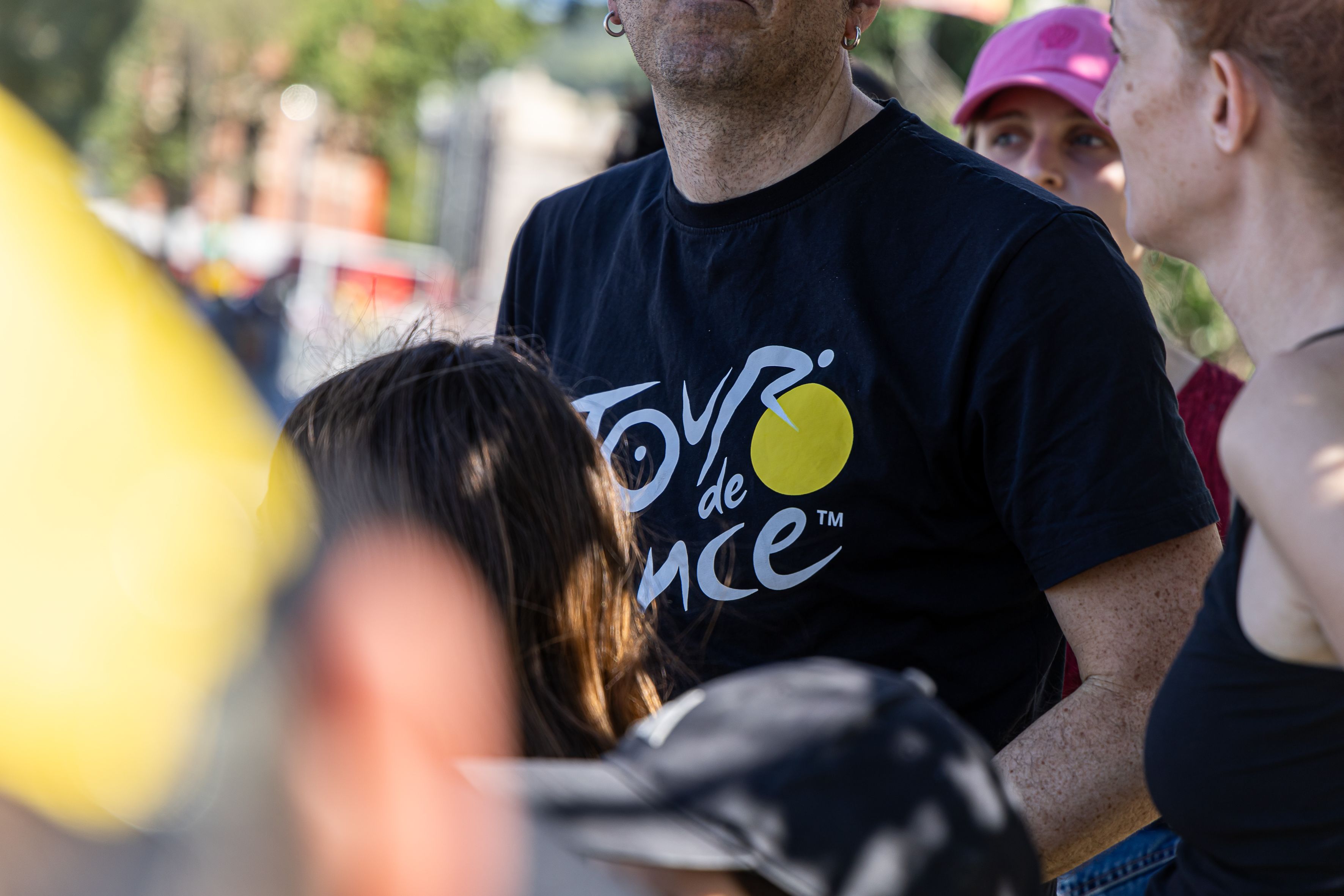 Un aficionat amb la samarreta del Tour. © Àngel Bravo