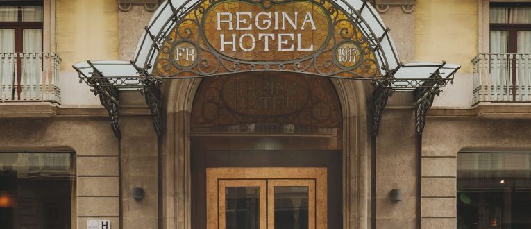 La marquesina del hotel (Pulitzer) La marquesina del hotel (Pulitzer)