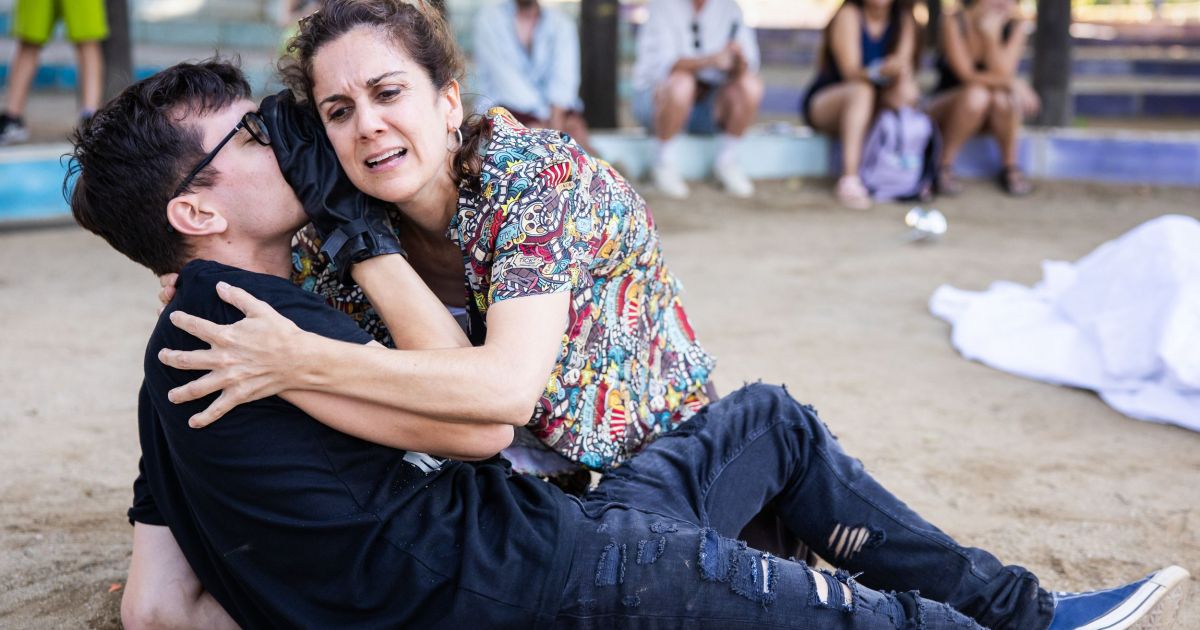 Ariadna Matas i Lluís Català en una escena de l'obra. ©Aitor Rodero 