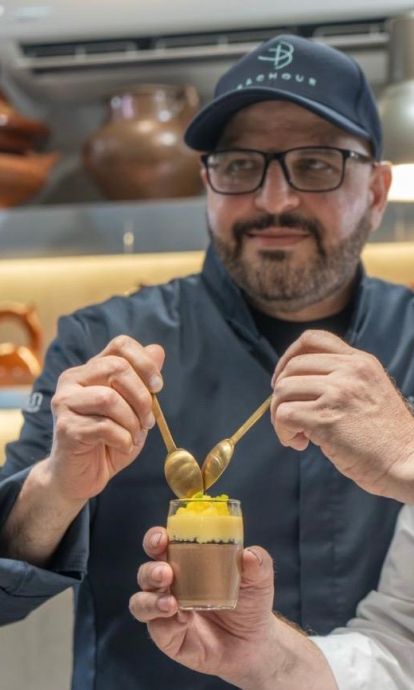 Andrés Torres i Antonio Bachour presenten les postres que han creat conjuntament per recaptar fons i ajudar els veneçolans afectats pels terratrèmols. Andrés Torres i Antonio Bachour presenten les postres que han creat conjuntament per recaptar fons i ajudar els veneçolans afectats pels terratrèmols.
