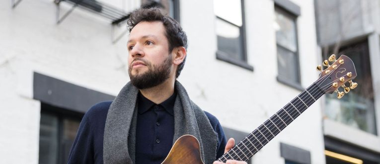 El músic Alejandro Latinez El músic Alejandro Latinez