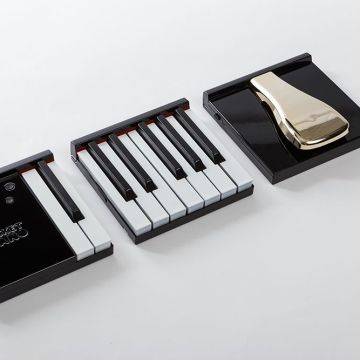 Pocket Piano està format per 87 peces distribuïdes en set mòduls. Pocket Piano està format per 87 peces distribuïdes en set mòduls.