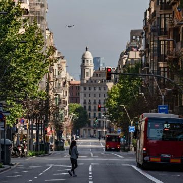 Dos autobusos urbans al carrer Balmes © Ajuntament de Barcelona | Laura Guerrero