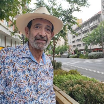 Ramon Piqué ha treballat més de quaranta anys com a sastre, atenent figures públiques de totes les nacionalitats. © Carme Escales Ramon Piqué ha treballat més de quaranta anys com a sastre, atenent figures públiques de totes les nacionalitats. © Carme Escales