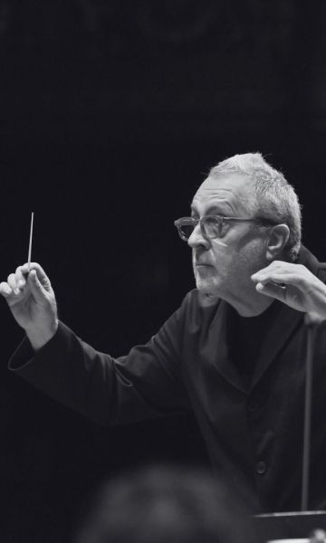 Josep Pons s'acomiada del Liceu després de catorze anys com a director de l'orquestra. Josep Pons s'acomiada del Liceu després de catorze anys com a director de l'orquestra.
