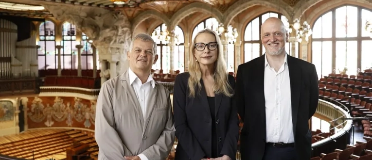 Katharina Wagner arriba amb l'Orquestra del Festival de Bayreuth & Heras-Casado. ©Andreu Dalmau Katharina Wagner arriba amb l'Orquestra del Festival de Bayreuth & Heras-Casado. ©Andreu Dalmau