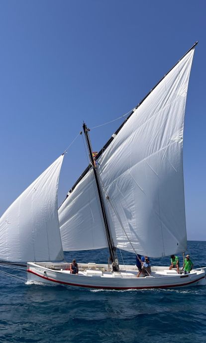 Imatge del llagut de vela llatina Santa Espina Imatge del llagut de vela llatina Santa Espina