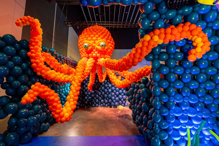 Una de les sales de l'exposició 'Balloon Story' a Barcelona Una de les sales de l'exposició 'Balloon Story' a Barcelona