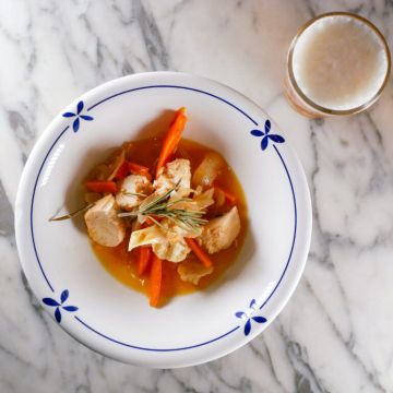 Tapa de pollastre en escabetx de taronja i romaní de Na Mindona