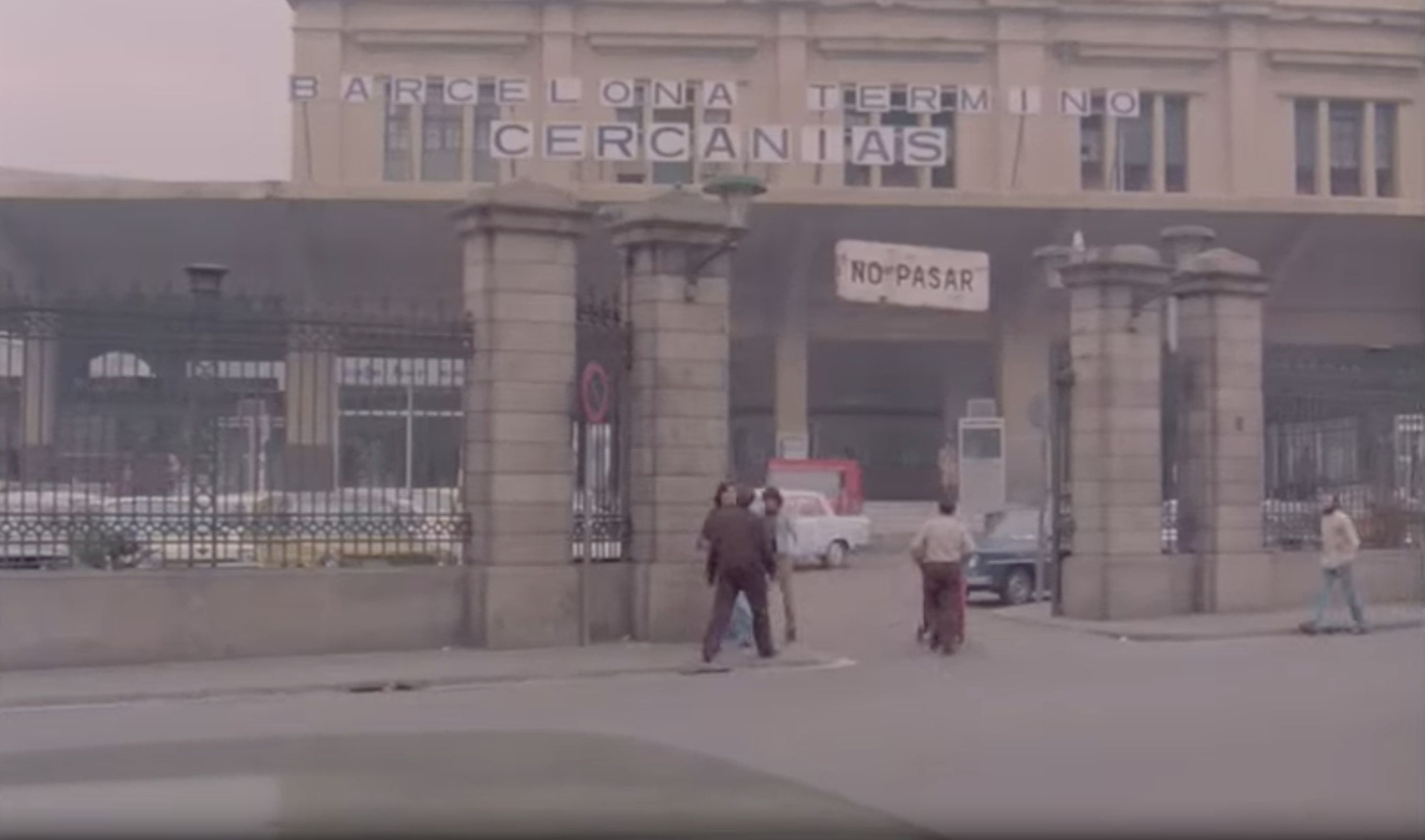'Perros callejeros' se rodó en varios puntos de Barcelona, como la Estación de Francia 'Perros callejeros' se rodó en varios puntos de Barcelona, como la Estación de Francia