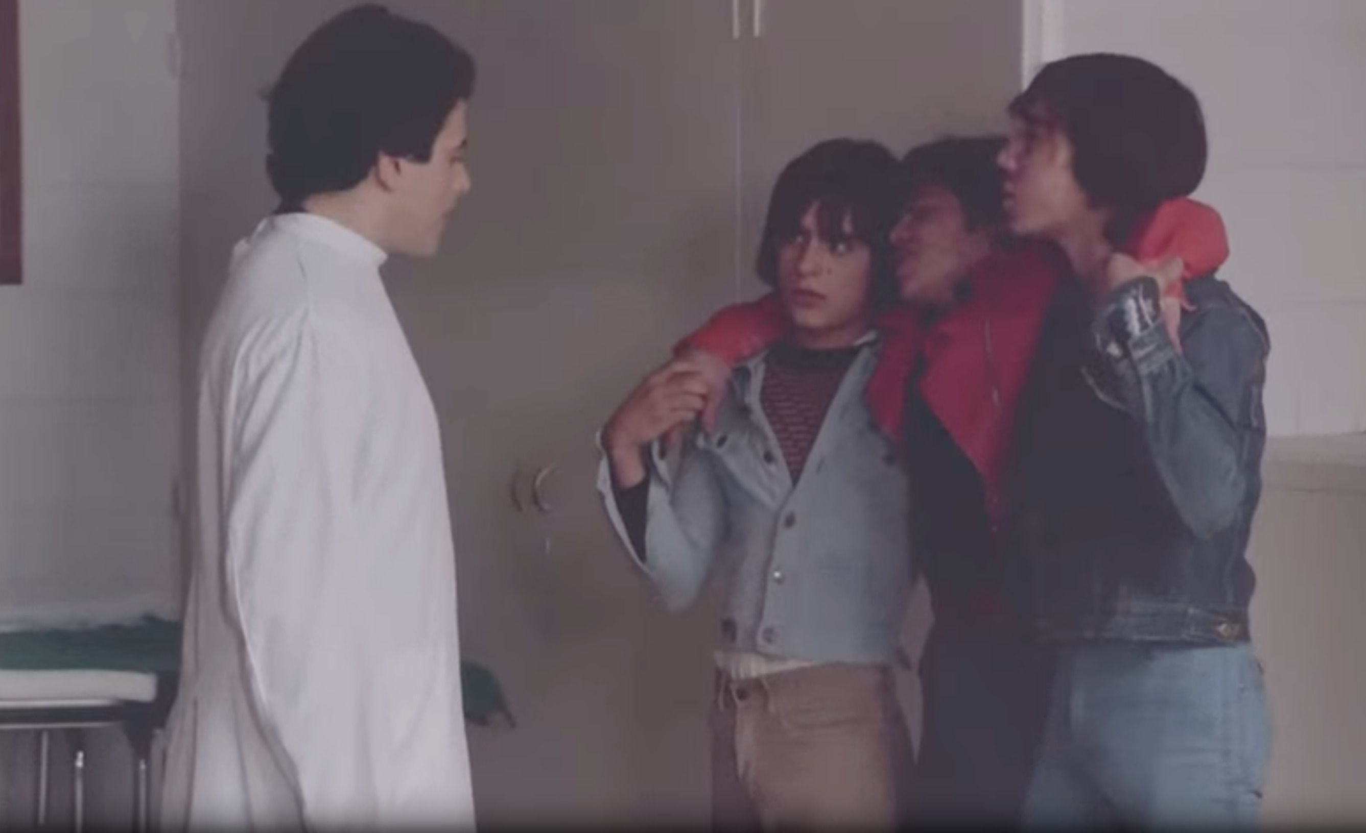 El protagonista, herido de bala en la película. El protagonista, herido de bala en la película.